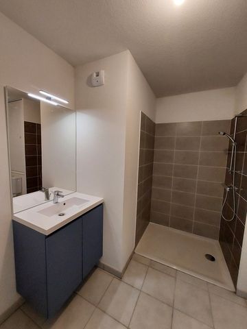 Location Appartement 2 pièces 40m² LA ROCHELLE 17000 - Photo 4