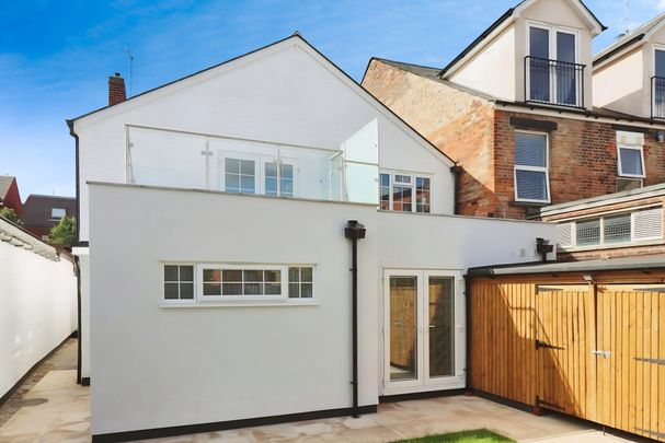 One-Bedroom Apartment - Photo 1