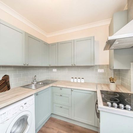 Lower Mortlake Road, TW9, London - Photo 3