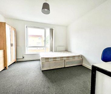 4 bedroom terraced house to rent - Photo 3