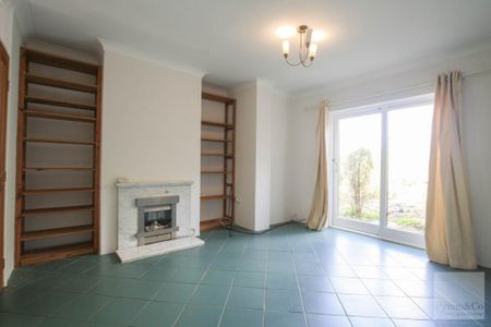 4 bedroom detached house to rent - Photo 2