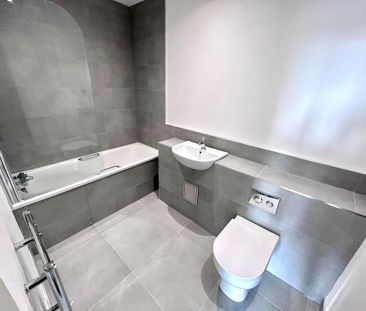 1 bedroom penthouse to rent - Photo 2