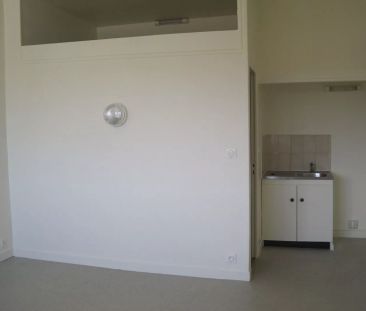 A LOUER STUDIO PROCHE CENTRE VILLE DE ST QUENTIN 02100 - Photo 4