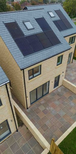 3 bedroom semi-detached house to rent - Photo 1