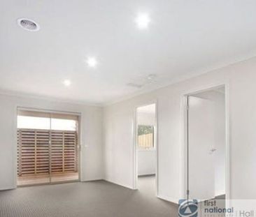 2A Lima Place, Pakenham - Photo 4