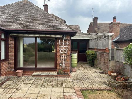 2 bedroom detached bungalow to rent - Photo 4