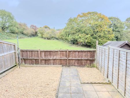 2 bedroom terraced house to rent - Photo 2