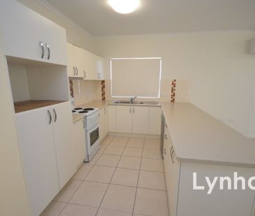 12 Rodeo Drive MOUNT LOUISA QLD 4814 - Photo 6