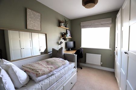 3 bedroom semi-detached house to rent - Photo 4