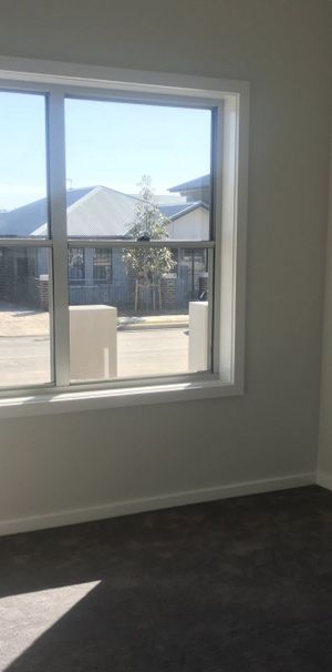 QUALITY HOME IN REDBANK ESTATE - Photo 1