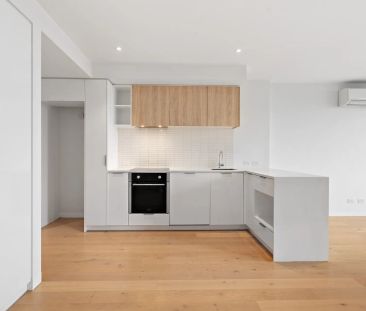 Sky-high style and serenity with resort-style on-site amenities - Photo 3