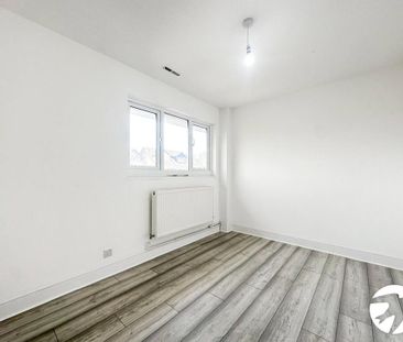 2 bedroom end of terrace house to rent - Photo 3