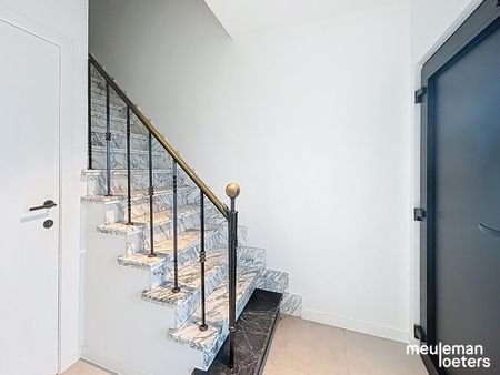 Instapklare woning met tuin en ruime garage - Photo 4