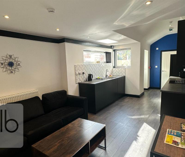 1 bedroom in a house share to rent - Photo 4