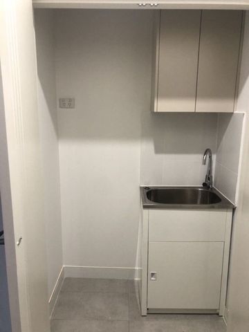 Nearly New 2-Bedroom Full-Brick Granny Flat - Photo 4