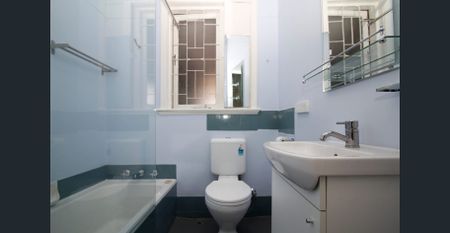 3 Bedroom Home with Good Sized Bedrooms - Photo 5