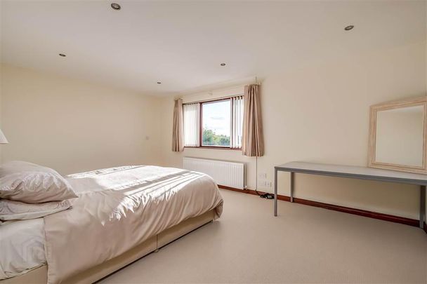 8 Royal Lodge Mews, Off Purdysburn Road, Belfast, BT8 7YT - Photo 1