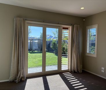 Modern Family Living - Photo 6