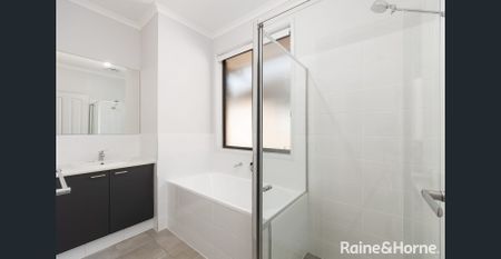 COZY HOME IN GREAT LOCATION - Photo 2