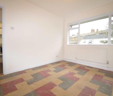 2 bedroom maisonette to rent - Photo 2