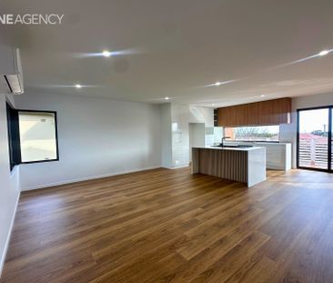 Freshly Updated Home Offering Comfort & Convenience - Photo 2