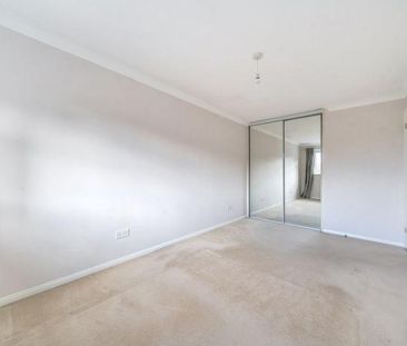 3 bedroom end of terrace house to rent - Photo 2