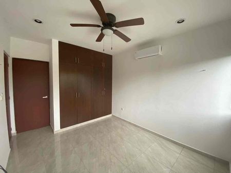 Moderno Townhouse equipado dentro de privada, en colonia privilegiada, en la zona norte dentro de periférico. - Photo 2