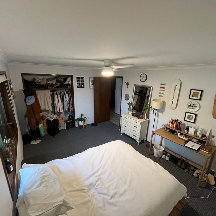 Burleigh Waters - Photo 1