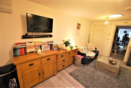 Flat E, 301 Upperthorpe - Photo 2