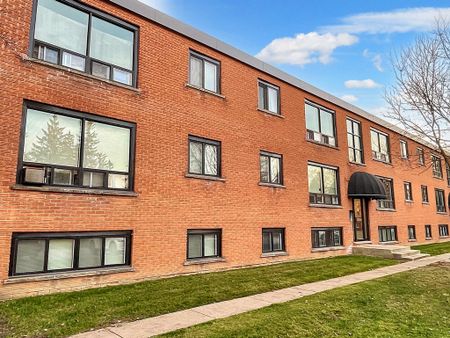 Wellington Court Apartments - Photo 2