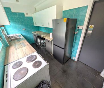 3 bedroom terraced house to rent - Photo 3