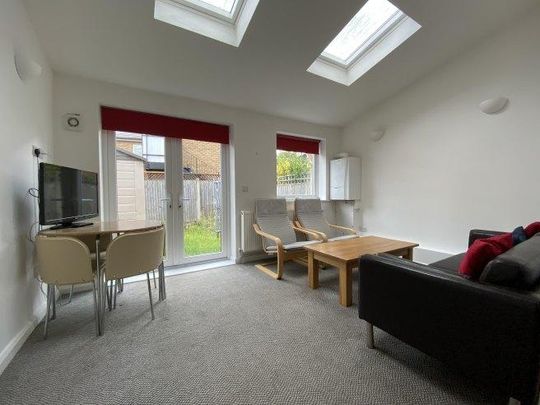 1 bedroom in a house share to rent - Photo 1