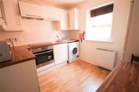 1 bedroom flat to rent - Photo 2