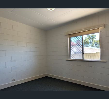 2/165 Newton Street, Broken Hill, NSW 2880 - Photo 3