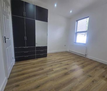 5 bedroom terraced house to rent - Photo 2