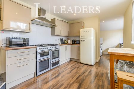 8 bedroom house to rent Bolton Road, Farnworth, Bolton, BL4 - Photo 5