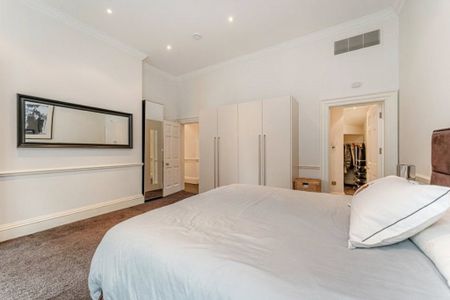 2 bedroom flat with 1 reception and 2 bathrooms in 81 George Street, W1U - Photo 4