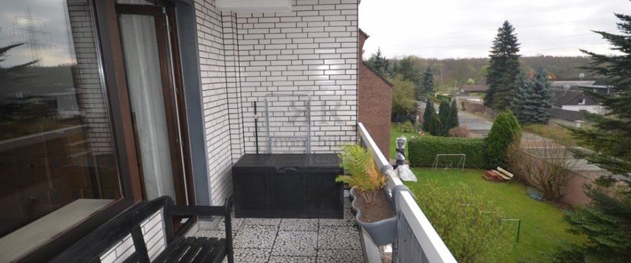 Schöne helle und gut aufgeteilte Wohnung mit Balkon! - Foto 1