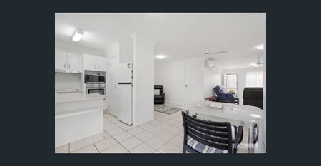 Convenient, Low-Maintenance Living in the Club House Complex - ALL OPEN HOMES ARE ON NSW TIME - Photo 4