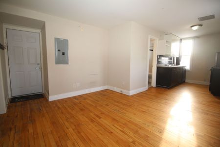 For Lease - 60 Cobourg Street Unit# 306, Lower Town - Sandy Hill, Ontario - Photo 2