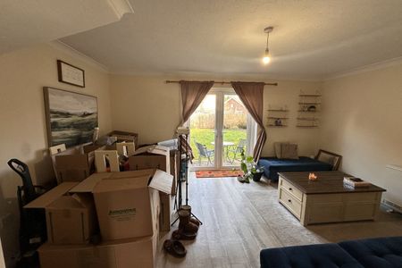 Kestrel Close - Photo 3