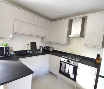 2 bedroom Property to rent - Photo 6