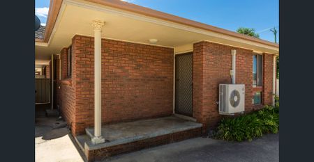 FULLY RENOVATED & SPACIOUS! - Photo 4