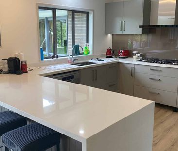 Spacious and Modern Living - Photo 2