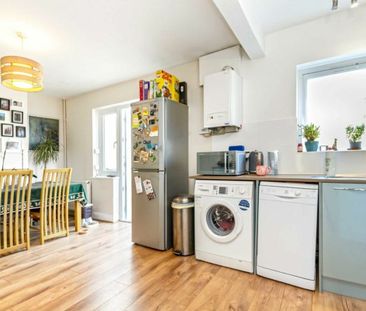 Whitton Waye, TW3, London - Photo 1