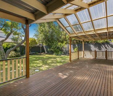 10 Velra Avenue, Murrumbeena - Photo 1