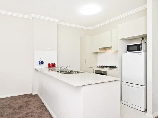 Modern 2-Bedroom Ground Floor Apartment – Prime Location in Westmead - Photo 1