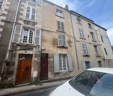 Appartement Poitiers 1 pièce(s) donnant sur rue - Photo 2