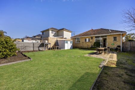 3 BEDROOM HOUSE IN PRIME MOORABBIN POCKET - Photo 5