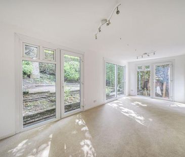 4 bedroom detached house to rent - Photo 2